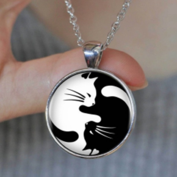 NEW Yin Yang two cat silver plated necklace - Picture 3 of 7